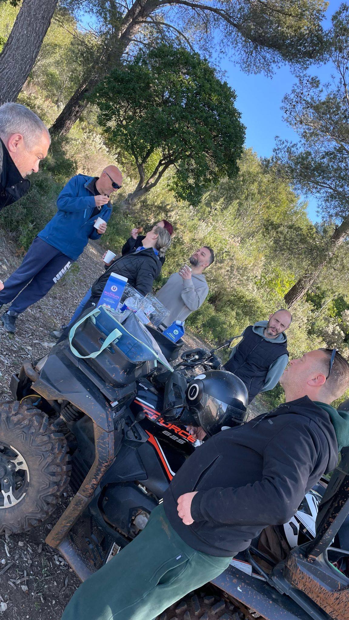 petit moment de détente pendant une sortie quad à bandol 